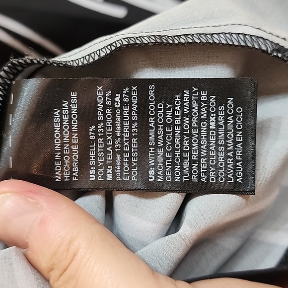 Chicos Women's Blouse - Picture 6 of 6